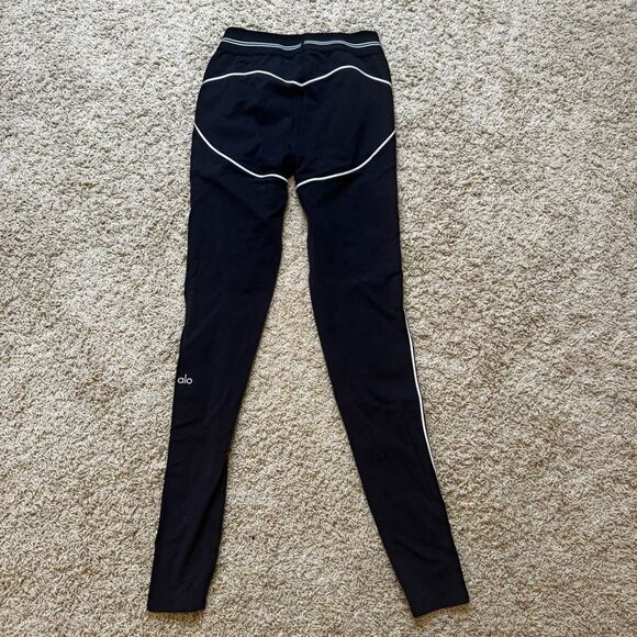 All Yoga Heart Throb Leggings Black White size Small EUC - Picture 3 of 3